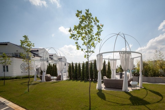 DIAMOND GARDEN - restorani & sale za venčanja