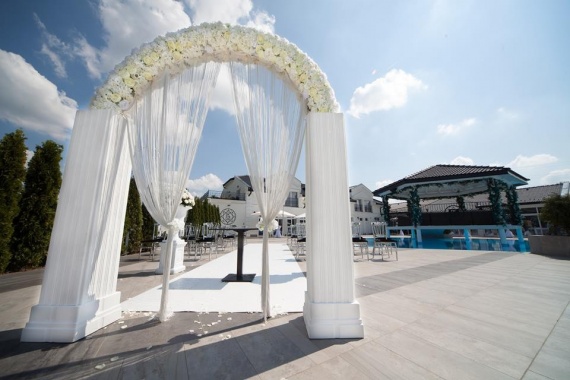 DIAMOND GARDEN - restorani & sale za venčanja