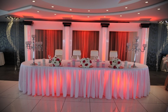 SANJA RADOMAN EVENT & DEKOR - organizacija venčanja