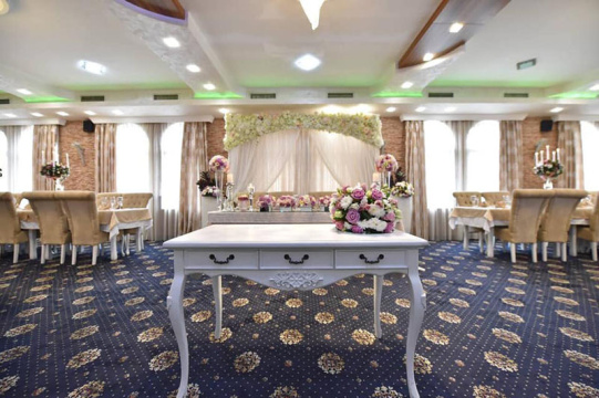 Hotel Stari krovovi — fotografija 1