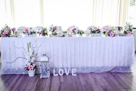 Dekoracija stola za venčanja