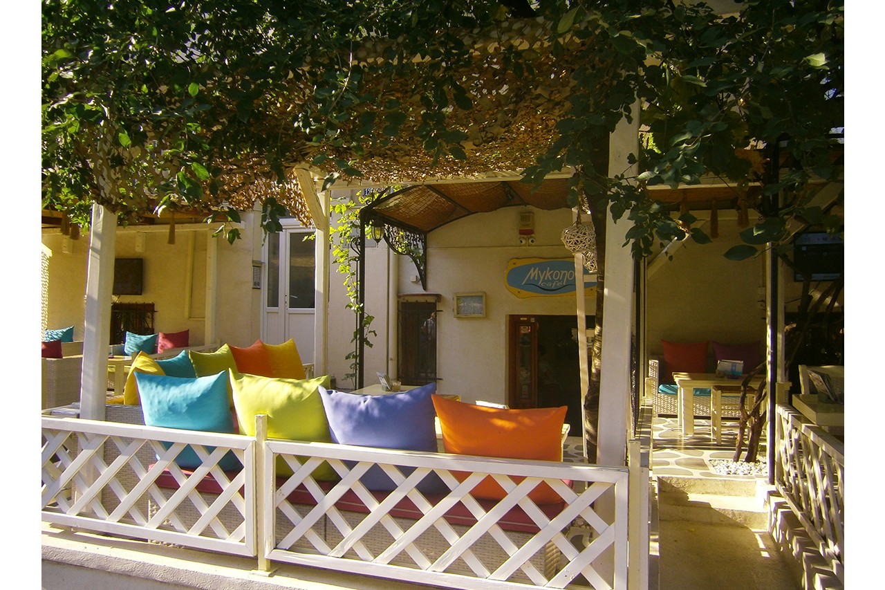 Mykonos Café