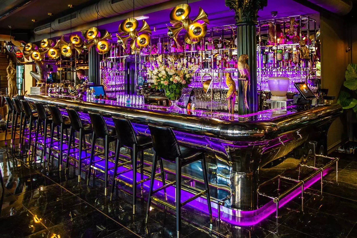 Petrus Caffe Gallery Bar
